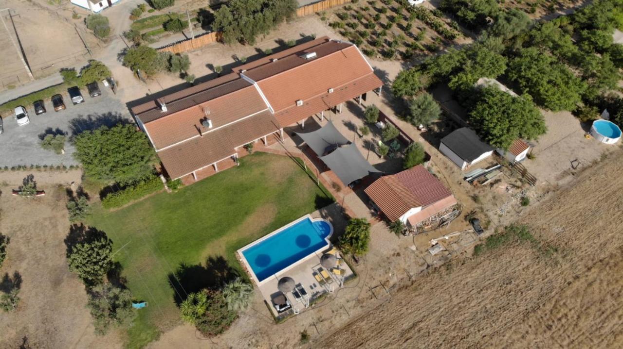 Trendy And Luxe Bed & Breakfast Ferreira Do Alentejo Exterior photo